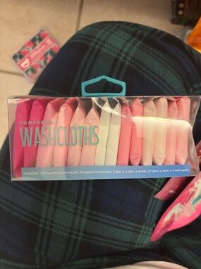 Compressed Washcloths - Pink, White